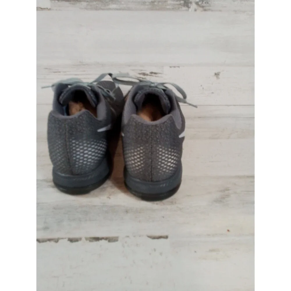 Nike product pair